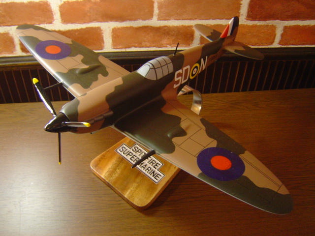 1/24 SPIT FIRE(スーパーマリン) 戦闘機 ソリッドモデル 木製航空機模型