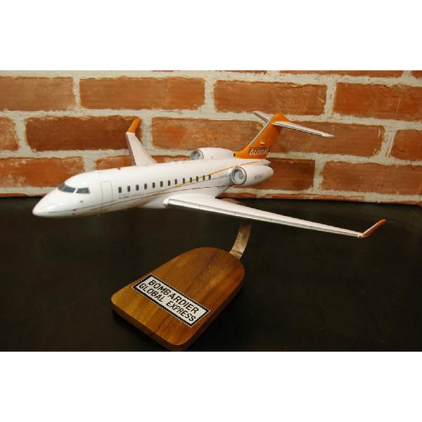 オーダーメイド予約受付中！ 1/72 Global Express XRS(ボンバルディア）　木製模型