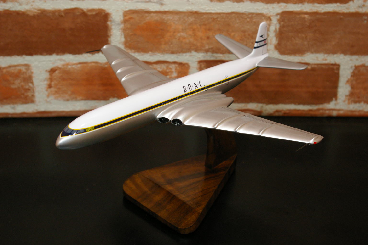 オーダーメイド予約受付中！  1/100 COMET BOAC(デ・ハビランド）　木製模型