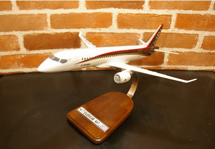 オーダーメイド予約受付中！ 1/100 MRJ-200(三菱）　木製模型