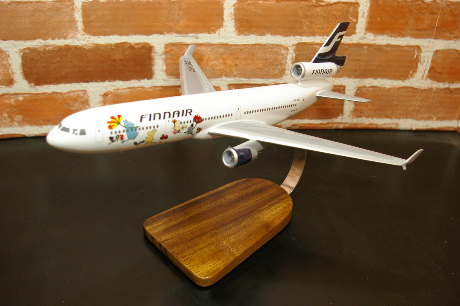 オーダーメイド予約受付中！ 1/144　MD11フィンエアー（マクダネルダグラス）　木製模型