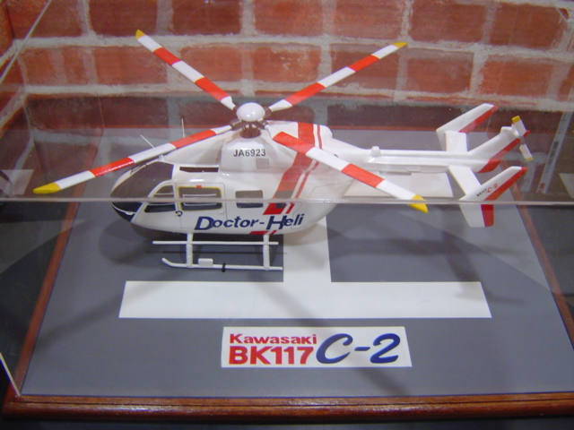 オーダーメイド予約受付中！1/32 BK-117C2（川崎）ドクターヘリ　木製模型