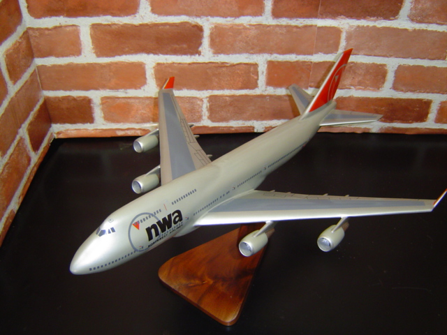 オーダーメイド予約受付中！1/200 B747-400 ノースウェスト航空（ボーイング）　木製模型