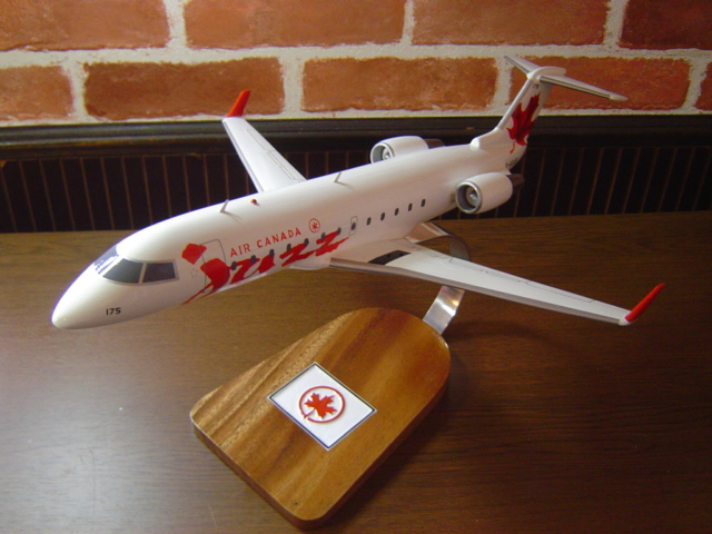 オーダーメイド予約受付中！ 1/72 CRJ-200ER Air Canada Express(ボンバルディア）　木製模型