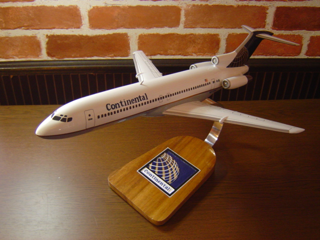 オーダーメイド予約受付中！ 1/144 B-727-200コンチネンタル航空（ボーイング）　木製模型