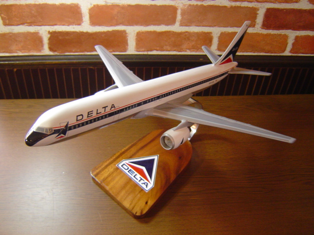 オーダーメイド予約受付中！ 1/144 B-757-200 デルタ航空（ボーイング）　木製模型