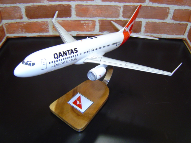 オーダーメイド予約受付中！1/100 B737-800 カンタス航空（ボーイング）　木製模型