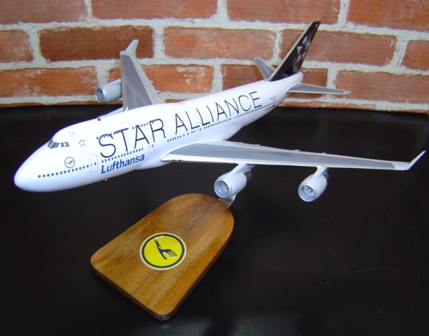 オーダーメイド予約受付中！1/200 B747-400 ルフトハンザ航空 スターアライアンス（ボーイング）　木製模型