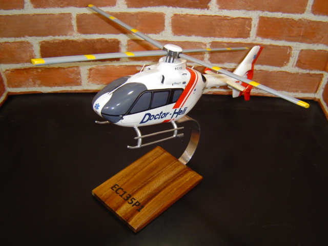 オーダーメイド予約受付中！ 1/32 EC135P1「JA112D」（ユーロコプター）ドクターヘリ　木製模型