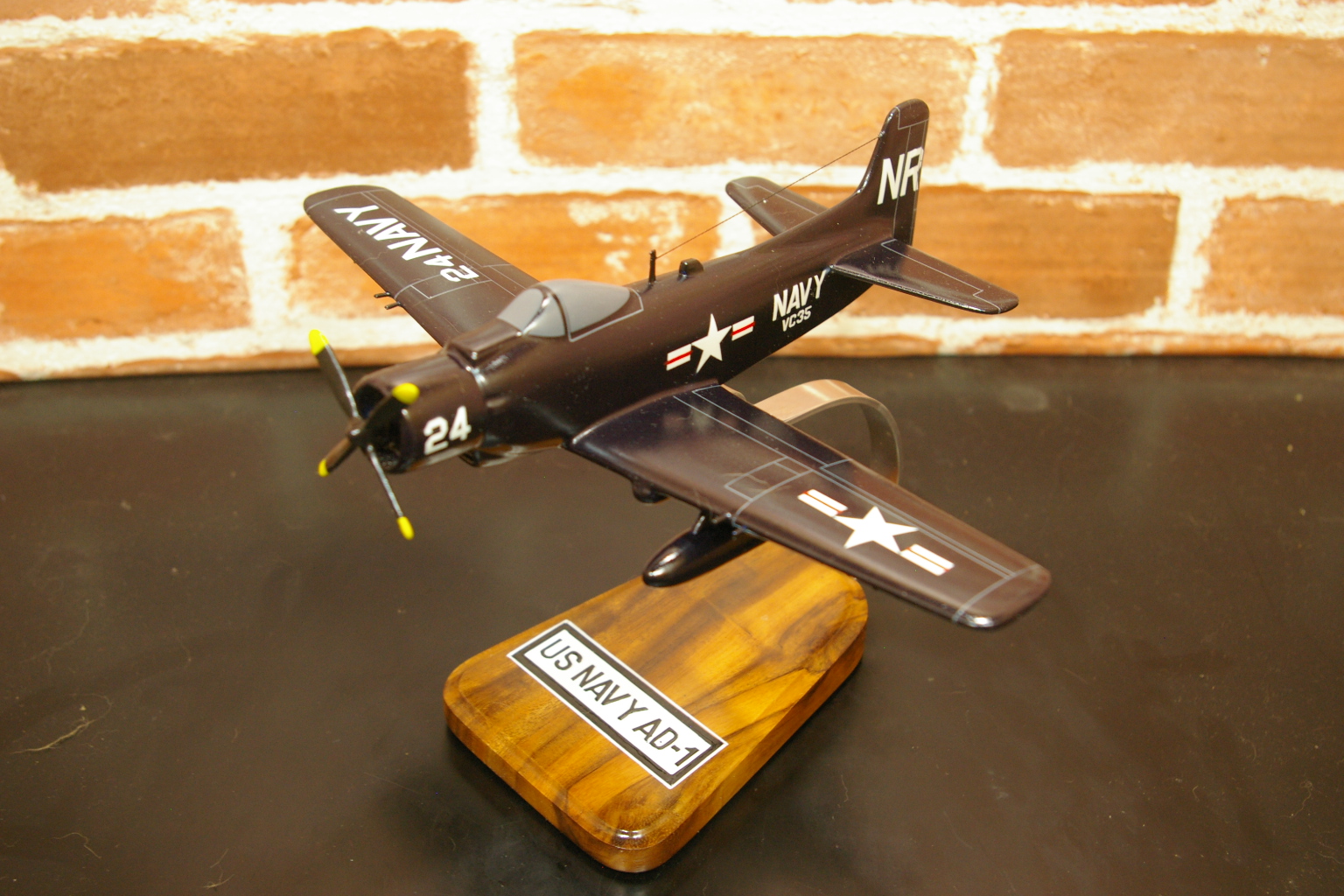 オーダーメイド予約受付中！ 1/48 A-1スカイレイダー(ダグラス)　木製模型
