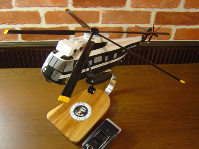 オーダーメイド予約受付中！ 1/72 VH-3D シーキング マリーンワン(シコルスキー )　木製模型