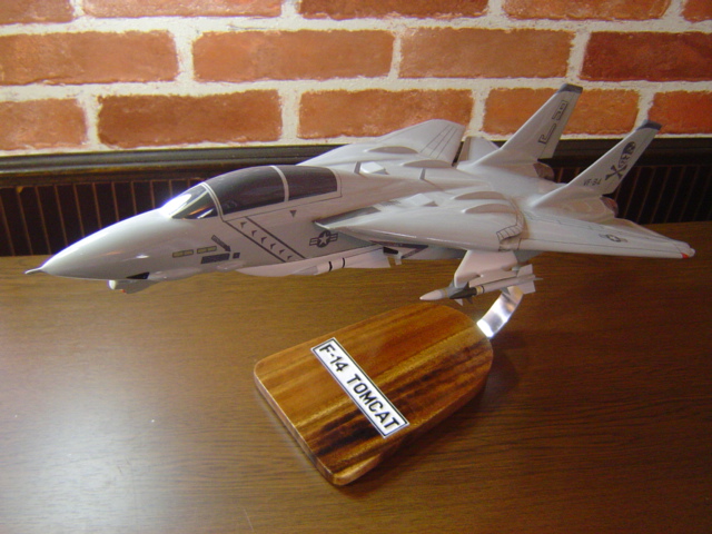 オーダーメイド予約受付中！ 1/48 F-14 トムキャット Jolly Rogers(グラマン)　木製模型