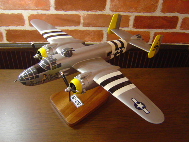 オーダーメイド予約受付中！ 1/100 B-24 リベレーター(コンソリデーテッド)　木製模型