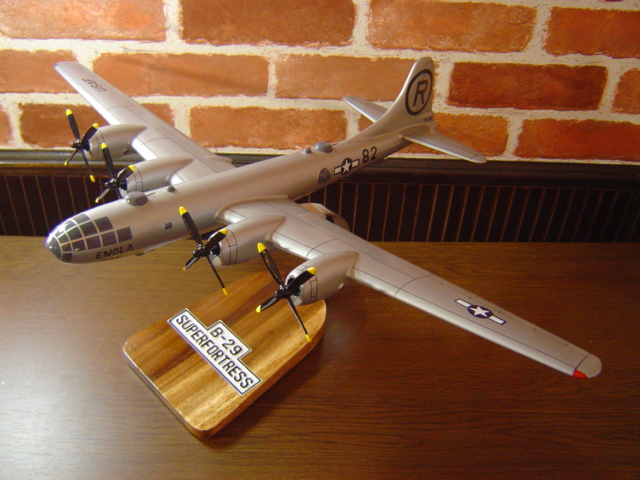 オーダーメイド予約受付中！ 1/100 B-29 スーパーフォートレス 「エノラ・ゲイ」(ボーイング)　木製模型