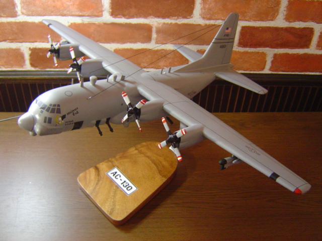 オーダーメイド予約受付中！1/100 AC-130 ガンシップ(ロッキード)　木製模型