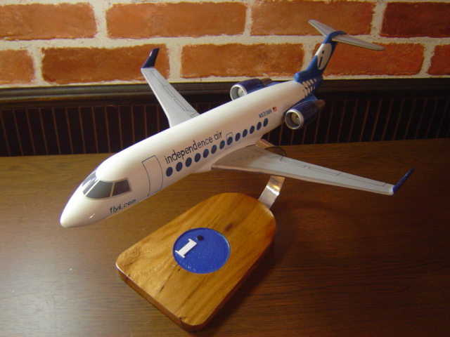 オーダーメイド予約受付中！ 1/72 CRJ-200 インデペンデンス航空(ボンバルディア）　木製模型