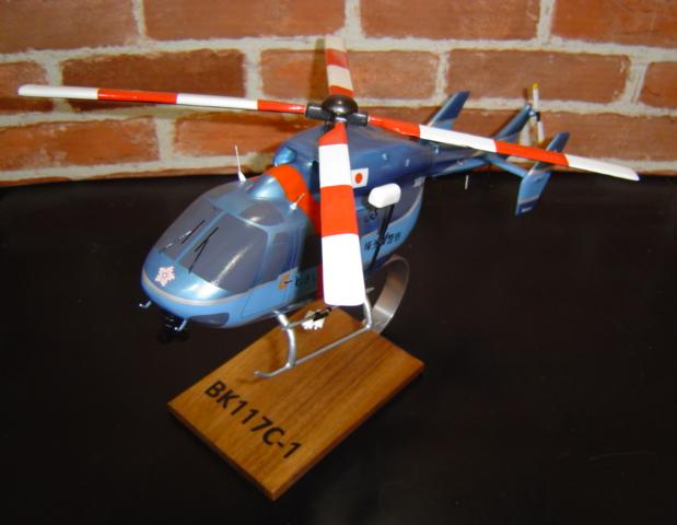 オーダーメイド予約受付中！ 1/32 BK117 C-1 埼玉県警察「むさし」(川崎)　木製模型