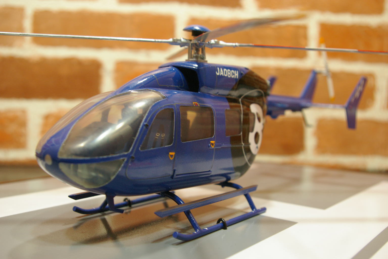 オーダーメイド予約受付中！ 1/32 BK117 C-2 「JA08CH」(川崎)　木製模型