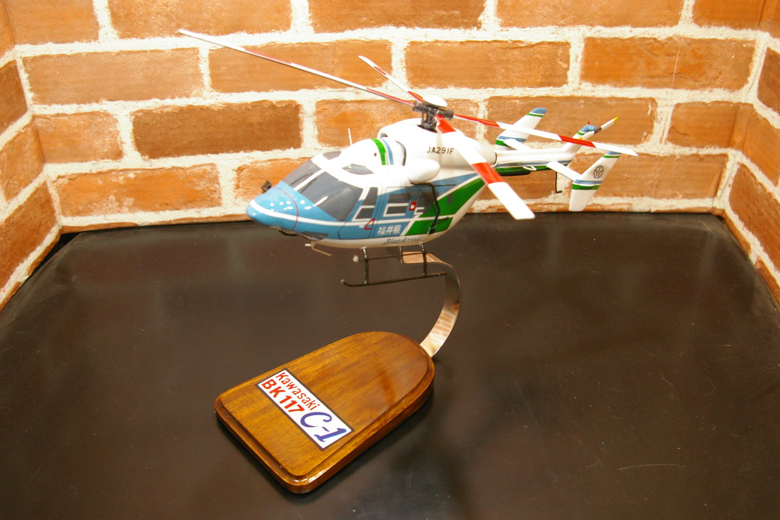 オーダーメイド予約受付中！1/32 BK117 C-1 福井県防災航空隊「ブルーアロー」(川崎)　木製模型